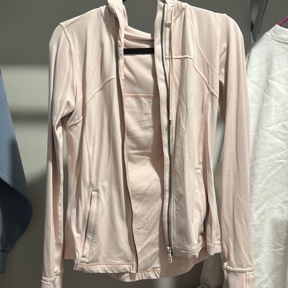 lululemon define jacket size 8. worn a couple times. light pink
